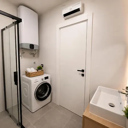 Lejlighed Hugo Luxury - New With Garden & Parking